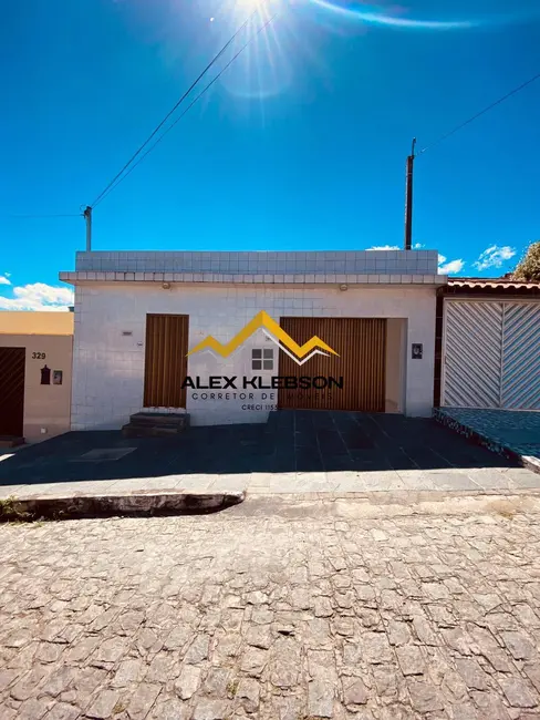 Foto 1 de Casa com 2 quartos para alugar em Vassoural, Caruaru - PE