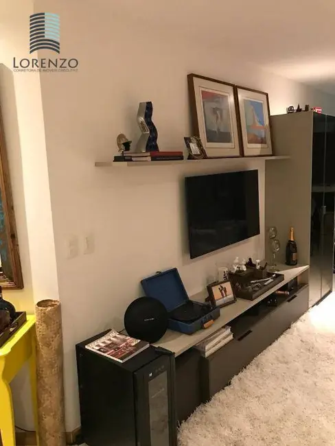 Apartamento com 2 quartos para alugar, 60m2 em Barra, Salvador - BA - imagem 3 Foto 3 de Apartamento com 2 quartos para alugar, 60m2 em Barra, Salvador - BA