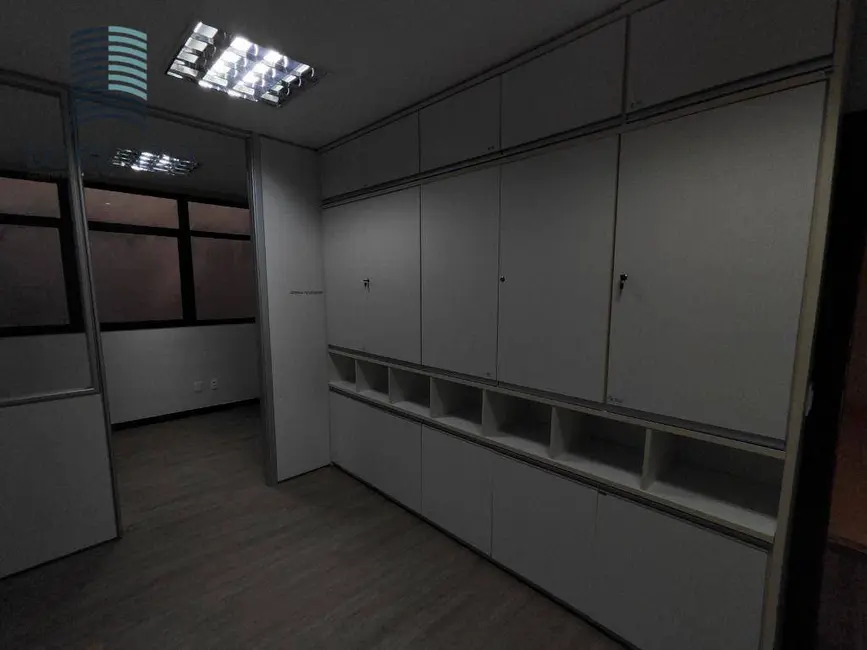 Sala Comercial para alugar, 250m2 em Rio Vermelho, Salvador - BA - imagem 8 Foto 8 de Sala Comercial para alugar, 250m2 em Rio Vermelho, Salvador - BA