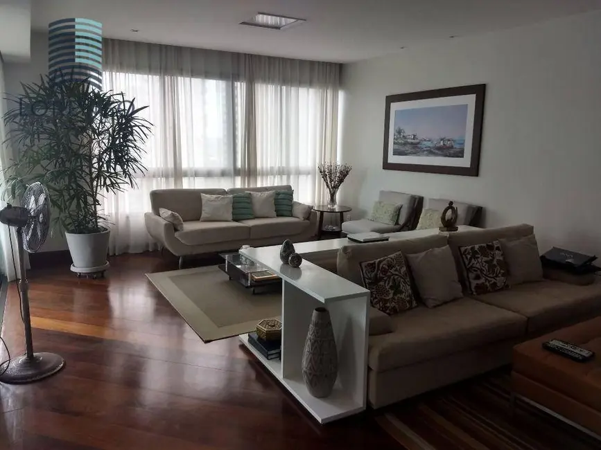 Foto 1 de Apartamento com 4 quartos para alugar, 220m2 em Barra, Salvador - BA