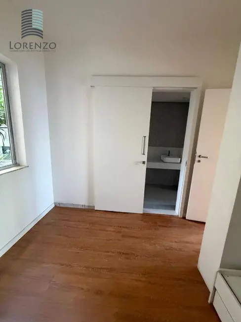 Apartamento com 3 quartos para alugar, 127m2 em Vitória, Salvador - BA - imagem 7 Foto 7 de Apartamento com 3 quartos para alugar, 127m2 em Vitória, Salvador - BA