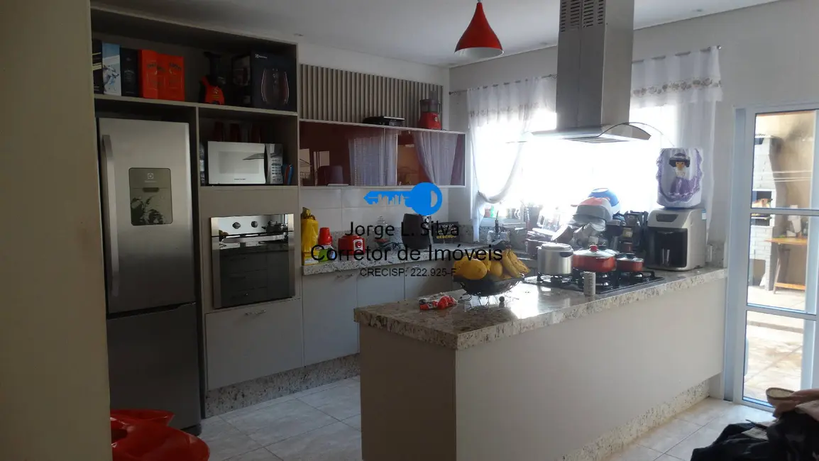 Sobrado com 3 quartos para alugar, 179m2 em Portais (Polvilho), Cajamar - SP - imagem 9 Foto 9 de Sobrado com 3 quartos para alugar, 179m2 em Portais (Polvilho), Cajamar - SP