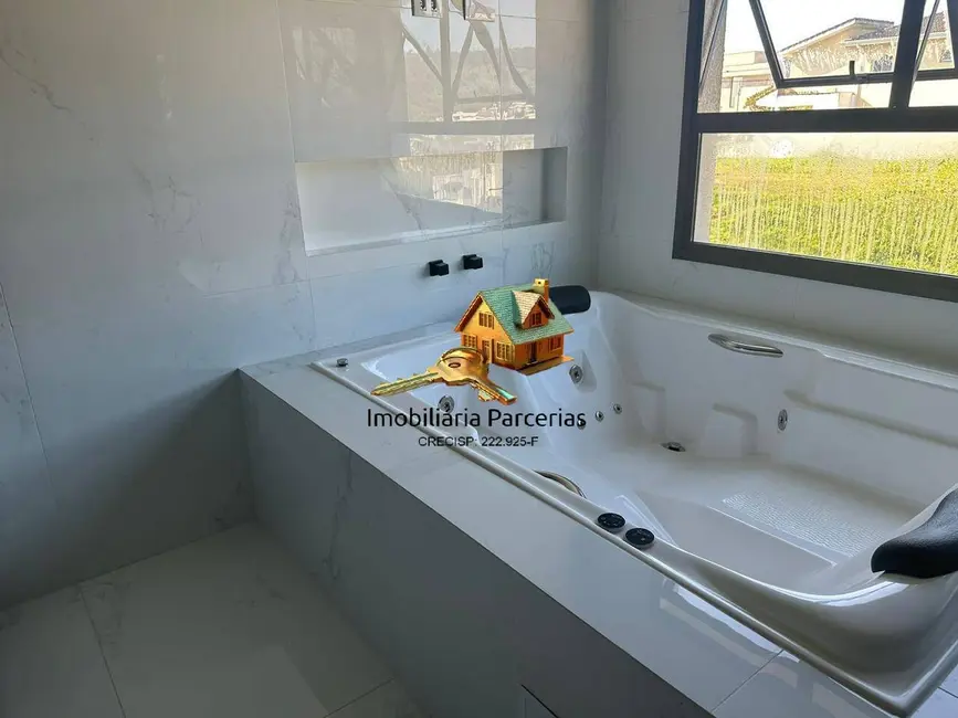 Foto 3 de Casa de Condomínio com 3 quartos à venda, 410m2 em Suru, Santana De Parnaiba - SP