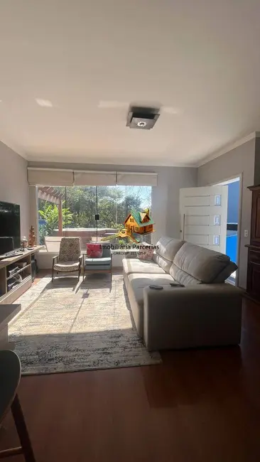 Casa de Condomínio com 3 quartos à venda, 140m2 em Alpes dos Araçás (Jordanésia), Cajamar - SP - imagem 4 Foto 4 de Casa de Condomínio com 3 quartos à venda, 140m2 em Alpes dos Araçás (Jordanésia), Cajamar - SP