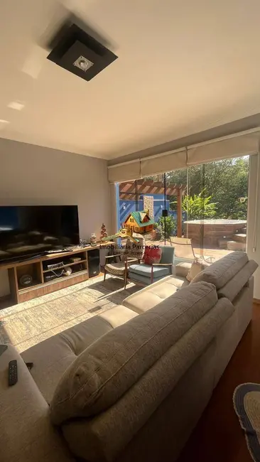 Foto 1 de Casa de Condomínio com 3 quartos para alugar, 140m2 em Alpes dos Araçás (Jordanésia), Cajamar - SP