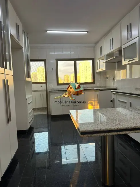 Apartamento com 3 quartos para alugar, 168m2 em Lapa, São Paulo - SP - imagem 2 Foto 2 de Apartamento com 3 quartos para alugar, 168m2 em Lapa, São Paulo - SP