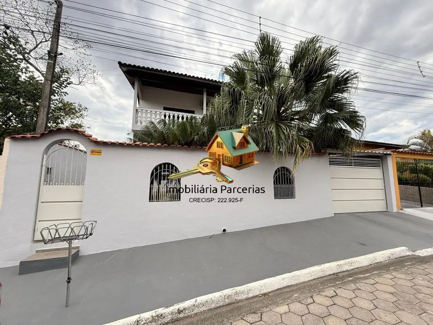 Foto 3 de Sobrado com 4 quartos à venda, 200m2 em Lavrinhas - SP