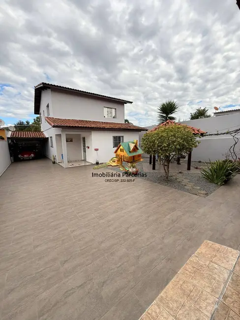 Foto 4 de Sobrado com 4 quartos à venda, 200m2 em Lavrinhas - SP