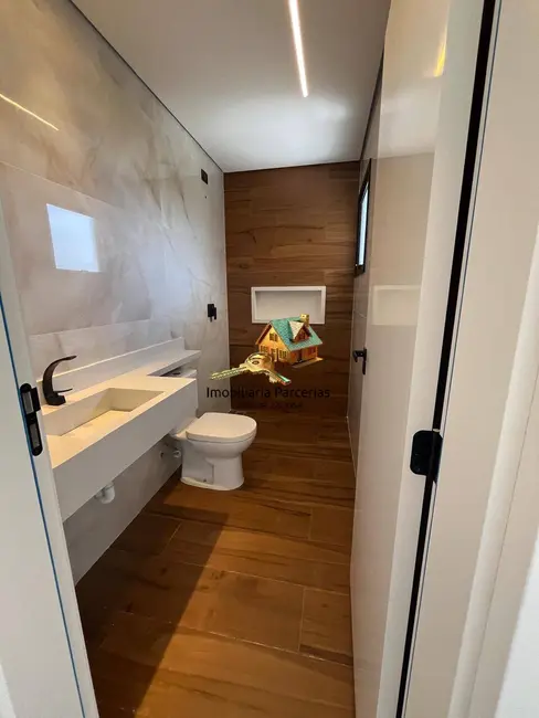 Foto 1 de Casa de Condomínio com 4 quartos à venda, 209m2 em Suru, Santana De Parnaiba - SP