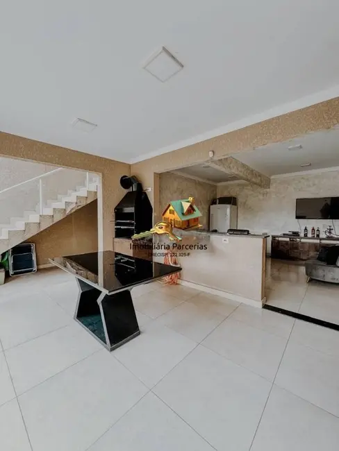 Sobrado com 3 quartos à venda, 180m2 em Portais (Polvilho), Cajamar - SP - imagem 6 Foto 6 de Sobrado com 3 quartos à venda, 180m2 em Portais (Polvilho), Cajamar - SP