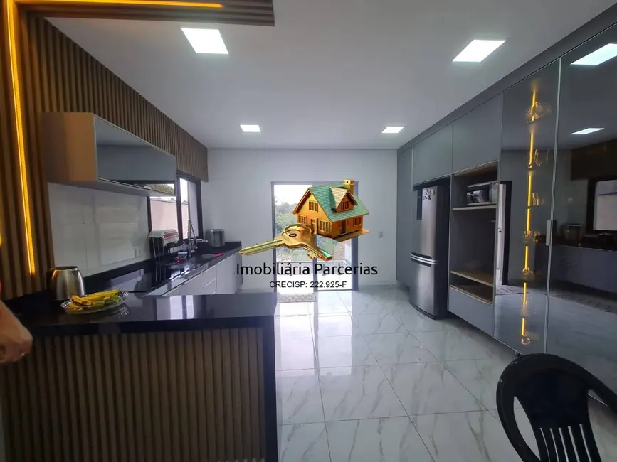 Foto 1 de Casa de Condomínio com 3 quartos à venda, 150m2 em Santana De Parnaiba - SP