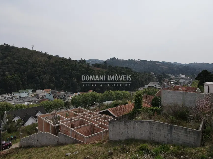 Foto 3 de Casa com 3 quartos à venda, 220m2 em Campos Do Jordao - SP