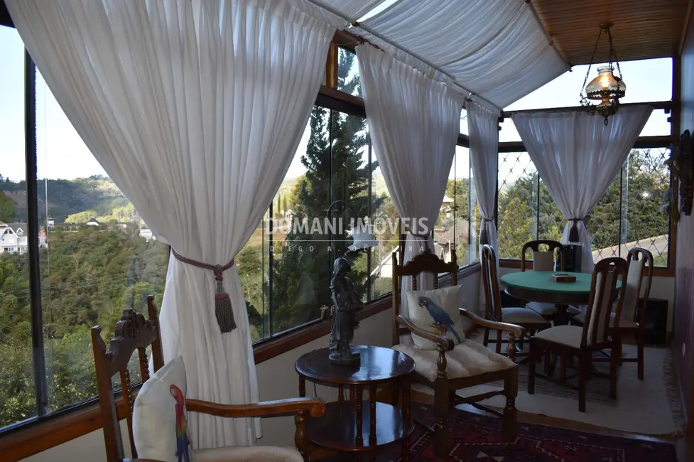 Foto 8 de Casa com 5 quartos à venda, 362m2 em Campos Do Jordao - SP