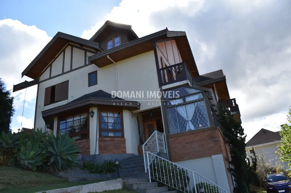 Foto 3 de Casa com 5 quartos à venda, 362m2 em Campos Do Jordao - SP