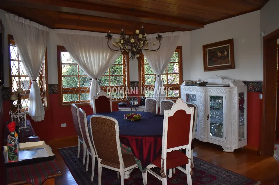 Foto 7 de Casa com 5 quartos à venda, 362m2 em Campos Do Jordao - SP