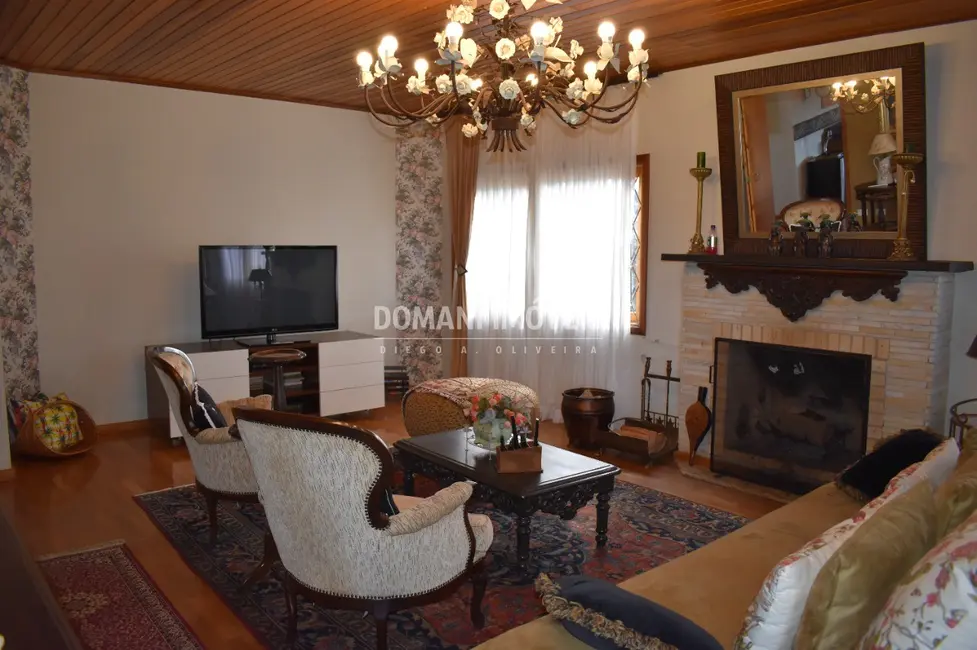 Foto 9 de Casa com 5 quartos à venda, 362m2 em Campos Do Jordao - SP