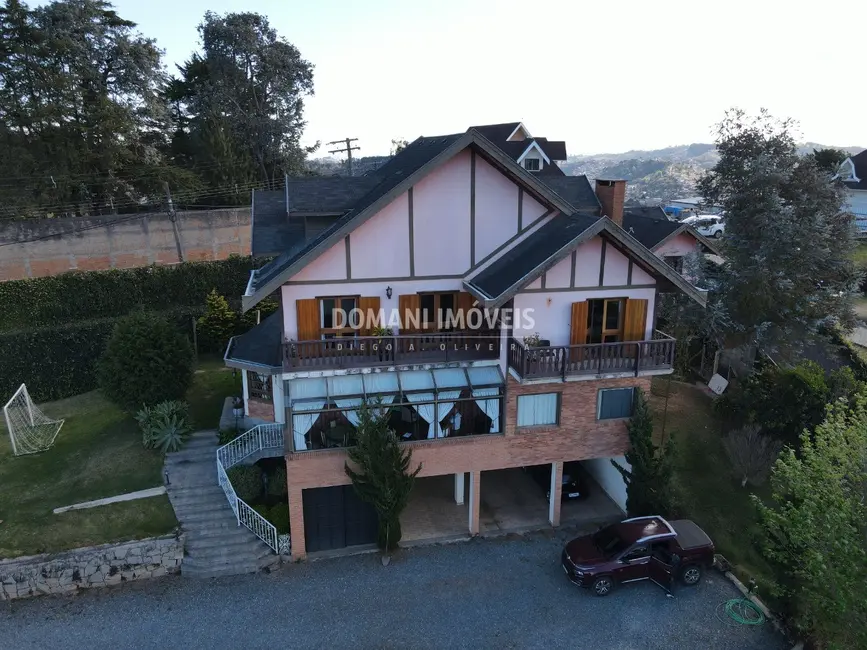 Foto 2 de Casa com 5 quartos à venda, 362m2 em Campos Do Jordao - SP