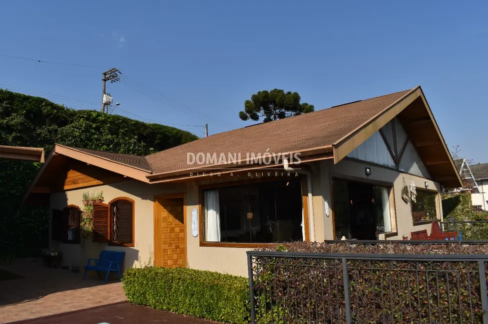 Foto 8 de Casa com 3 quartos à venda, 244m2 em Campos Do Jordao - SP