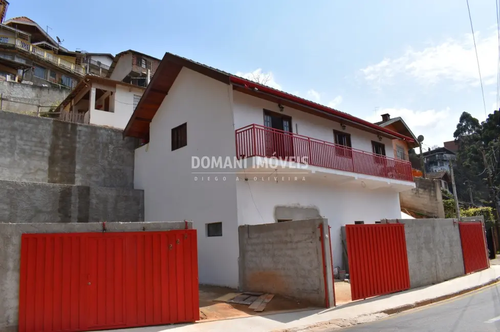 Casa com 2 quartos à venda, 209m2 em Campos Do Jordao - SP - imagem 1 Foto 1 de Casa com 2 quartos à venda, 209m2 em Campos Do Jordao - SP