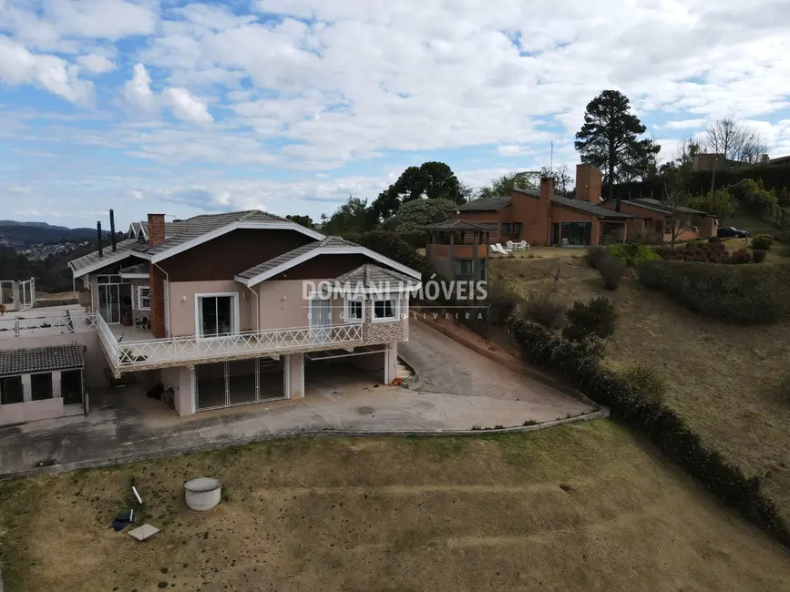 Foto 3 de Casa com 6 quartos à venda, 263m2 em Campos Do Jordao - SP