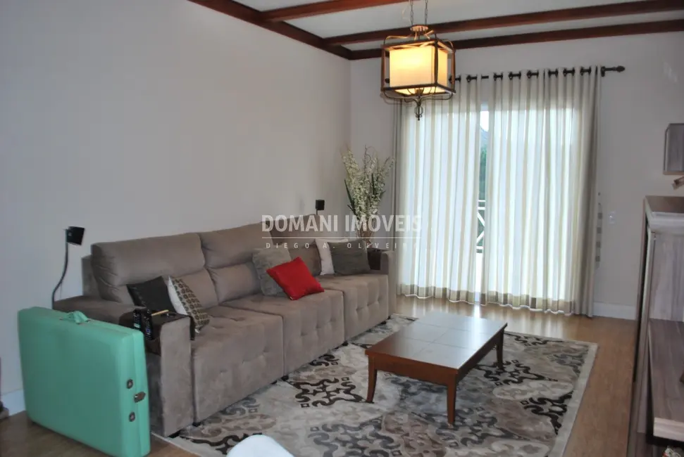 Foto 7 de Casa com 6 quartos à venda, 263m2 em Campos Do Jordao - SP