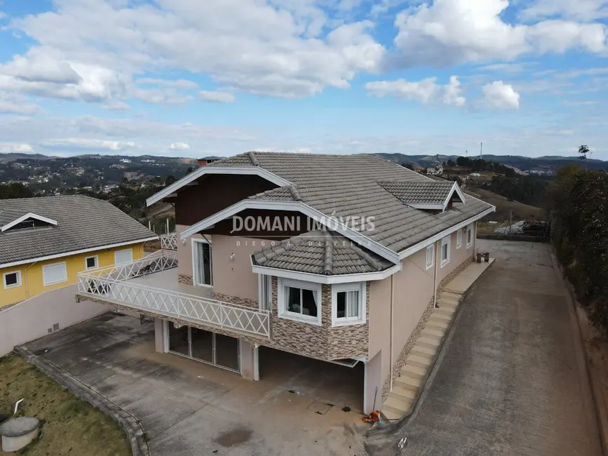 Foto 1 de Casa com 6 quartos à venda, 263m2 em Campos Do Jordao - SP