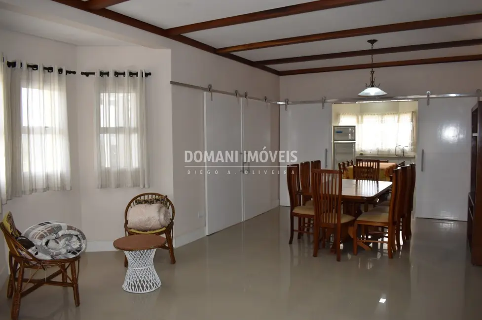 Foto 6 de Casa com 6 quartos à venda, 263m2 em Campos Do Jordao - SP