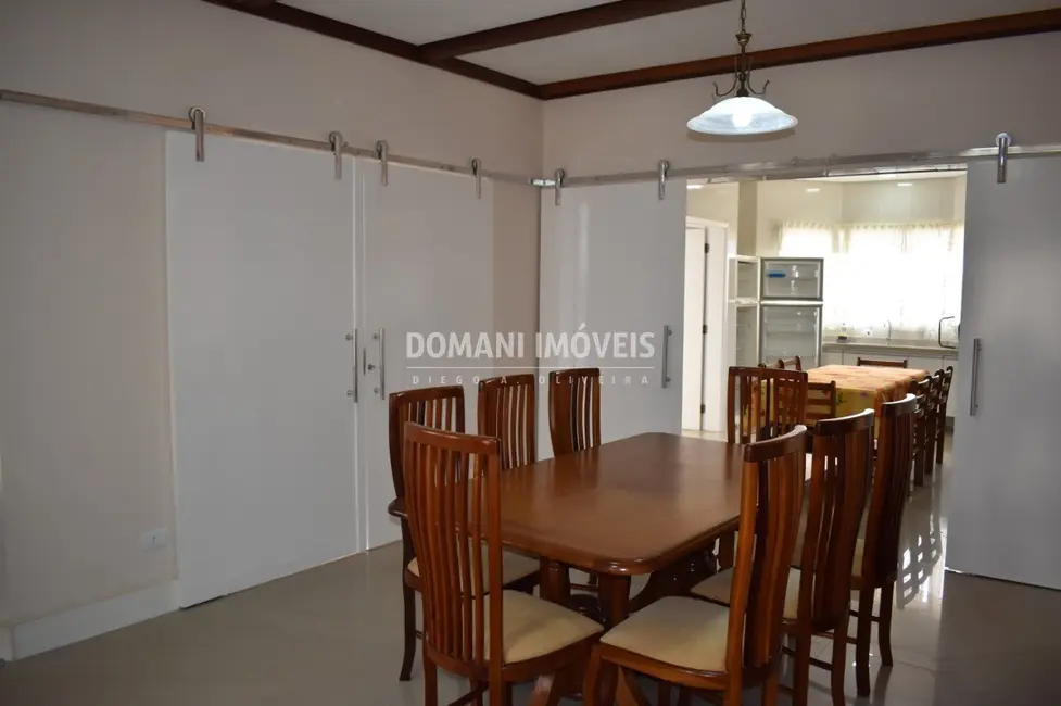 Foto 9 de Casa com 6 quartos à venda, 263m2 em Campos Do Jordao - SP