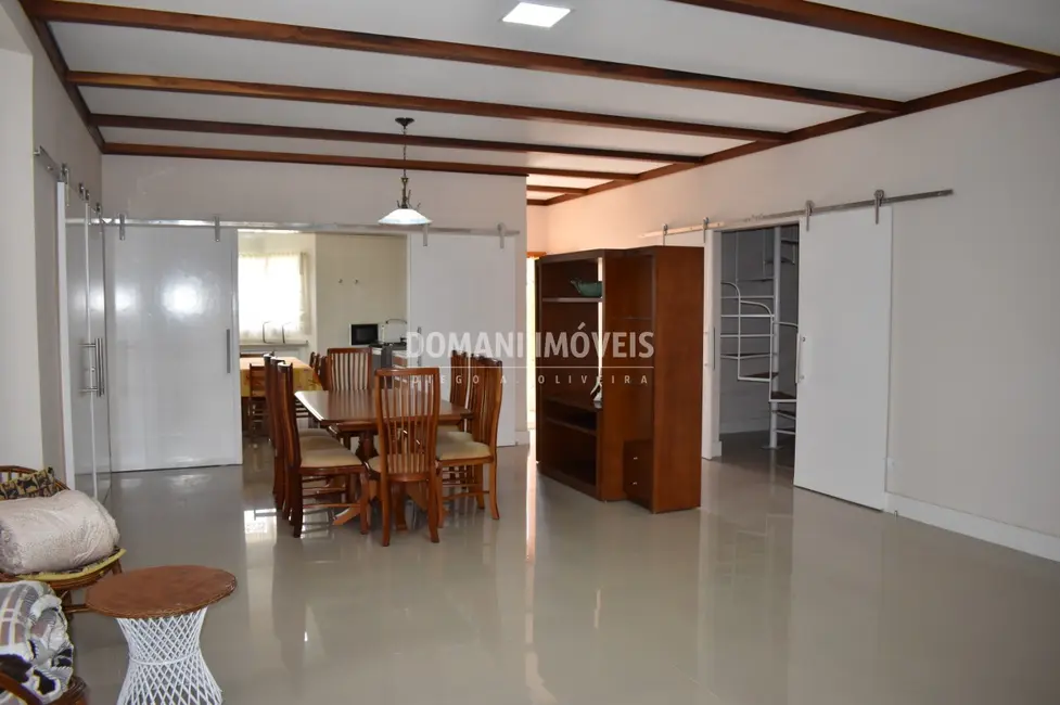 Foto 8 de Casa com 6 quartos à venda, 263m2 em Campos Do Jordao - SP