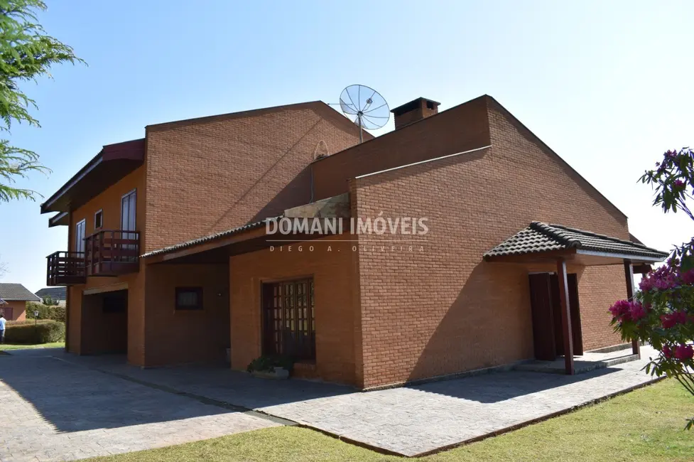 Foto 3 de Casa com 4 quartos à venda, 868m2 em Campos Do Jordao - SP