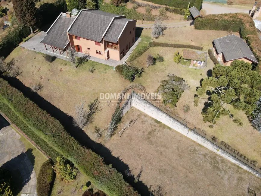 Foto 2 de Casa com 4 quartos à venda, 868m2 em Campos Do Jordao - SP