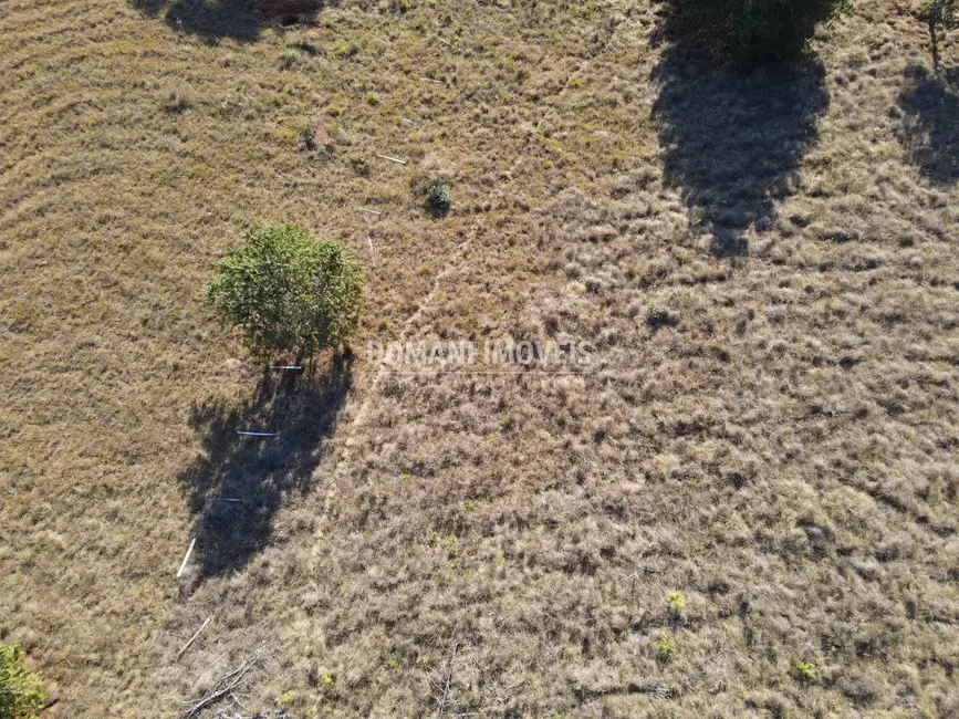 Foto 2 de Terreno / Lote à venda, 1100m2 em Campos Do Jordao - SP