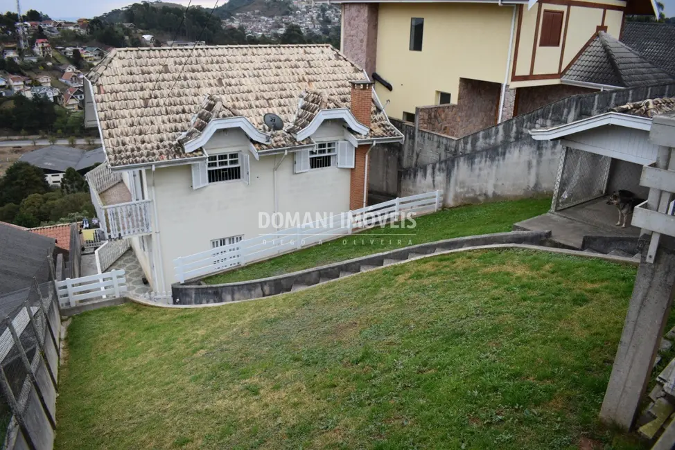 Foto 1 de Casa com 3 quartos à venda, 166m2 em Campos Do Jordao - SP