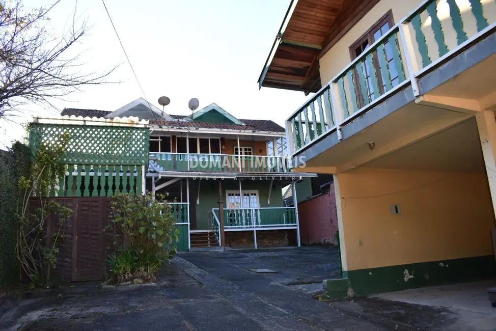 Foto 2 de Casa com 3 quartos à venda, 93m2 em Campos Do Jordao - SP