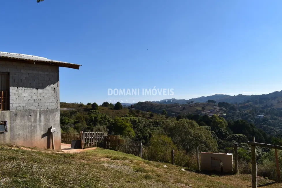 Foto 2 de Casa com 3 quartos à venda, 138m2 em Campos Do Jordao - SP