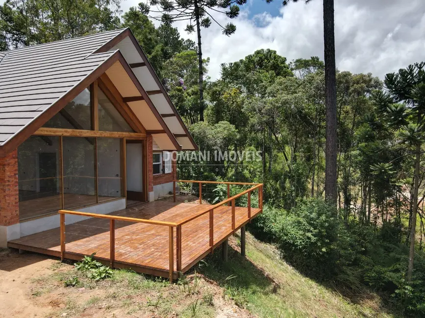 Foto 3 de Casa com 3 quartos à venda, 197m2 em Campos Do Jordao - SP