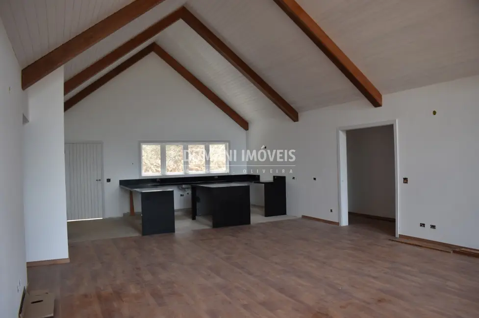 Foto 8 de Casa com 3 quartos à venda, 197m2 em Campos Do Jordao - SP