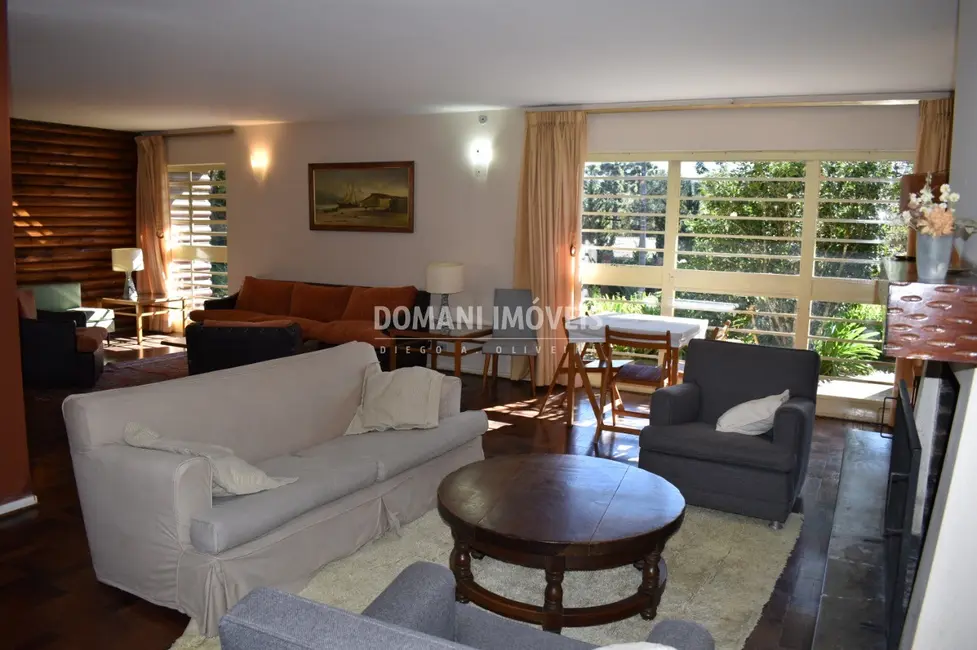 Foto 9 de Casa com 5 quartos à venda, 447m2 em Campos Do Jordao - SP