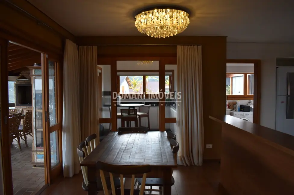 Casa de Condomínio com 4 quartos à venda, 365m2 em Campos Do Jordao - SP - imagem 9 Foto 9 de Casa de Condomínio com 4 quartos à venda, 365m2 em Campos Do Jordao - SP