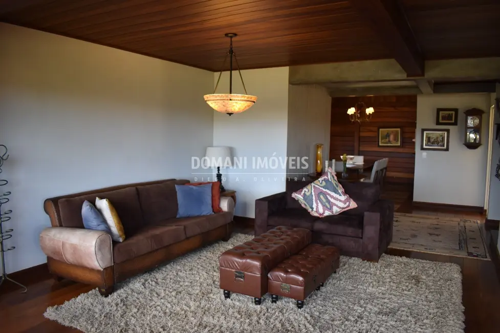 Foto 9 de Casa com 4 quartos à venda, 296m2 em Campos Do Jordao - SP