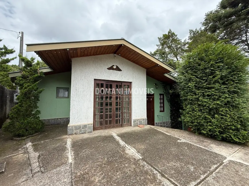 Casa com 2 quartos para alugar, 60m2 em Campos Do Jordao - SP - imagem 1 Foto 1 de Casa com 2 quartos para alugar, 60m2 em Campos Do Jordao - SP