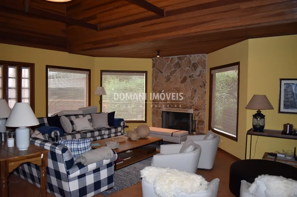 Foto 9 de Casa de Condomínio com 5 quartos à venda, 177m2 em Campos Do Jordao - SP