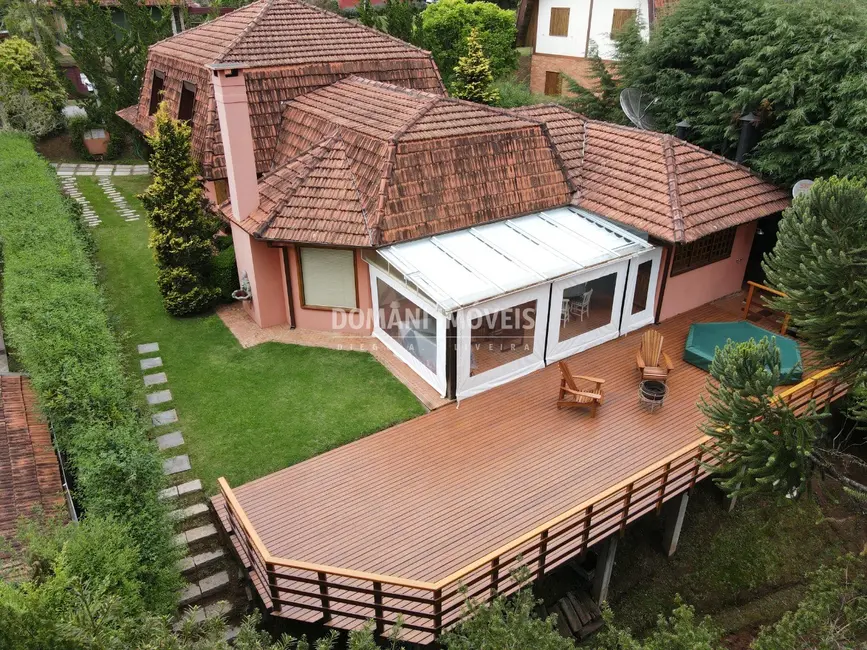 Foto 1 de Casa de Condomínio com 5 quartos à venda, 177m2 em Campos Do Jordao - SP