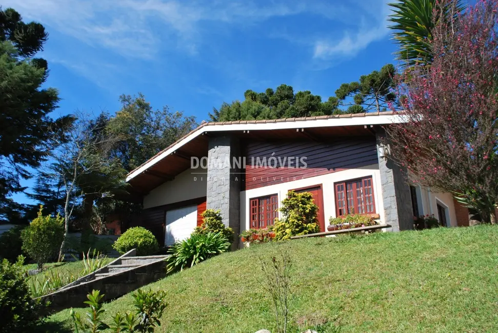 Foto 4 de Casa com 3 quartos à venda, 242m2 em Campos Do Jordao - SP