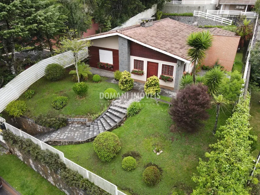 Foto 1 de Casa com 3 quartos à venda, 242m2 em Campos Do Jordao - SP