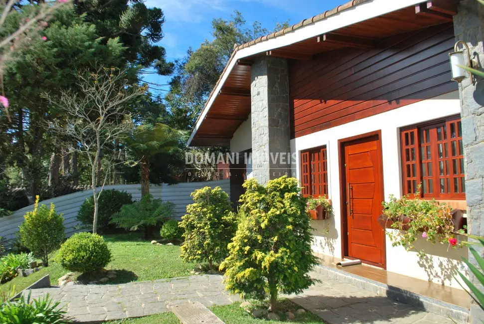 Foto 6 de Casa com 3 quartos à venda, 242m2 em Campos Do Jordao - SP