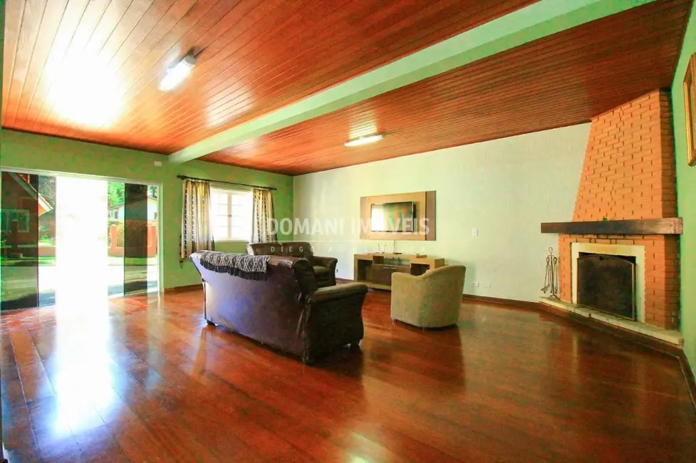 Foto 5 de Casa com 10 quartos à venda, 670m2 em Campos Do Jordao - SP