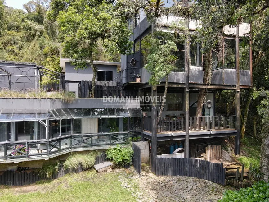 Foto 2 de Casa com 4 quartos à venda, 193m2 em Campos Do Jordao - SP
