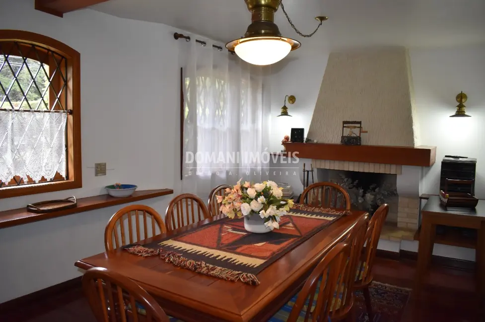 Casa com 4 quartos à venda, 392m2 em Campos Do Jordao - SP - imagem 9 Foto 9 de Casa com 4 quartos à venda, 392m2 em Campos Do Jordao - SP