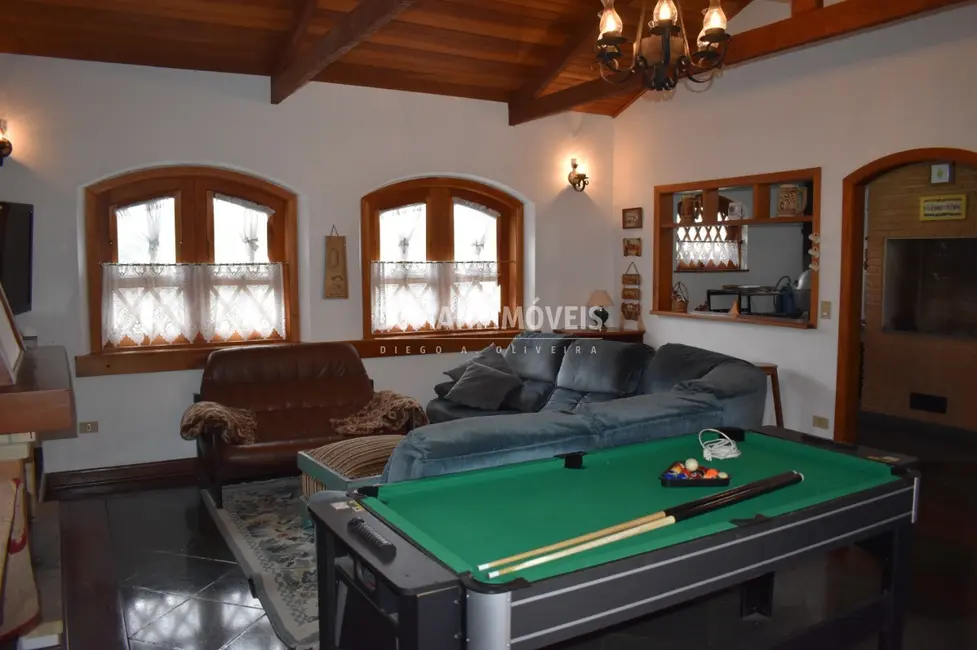 Casa com 4 quartos à venda, 392m2 em Campos Do Jordao - SP - imagem 6 Foto 6 de Casa com 4 quartos à venda, 392m2 em Campos Do Jordao - SP